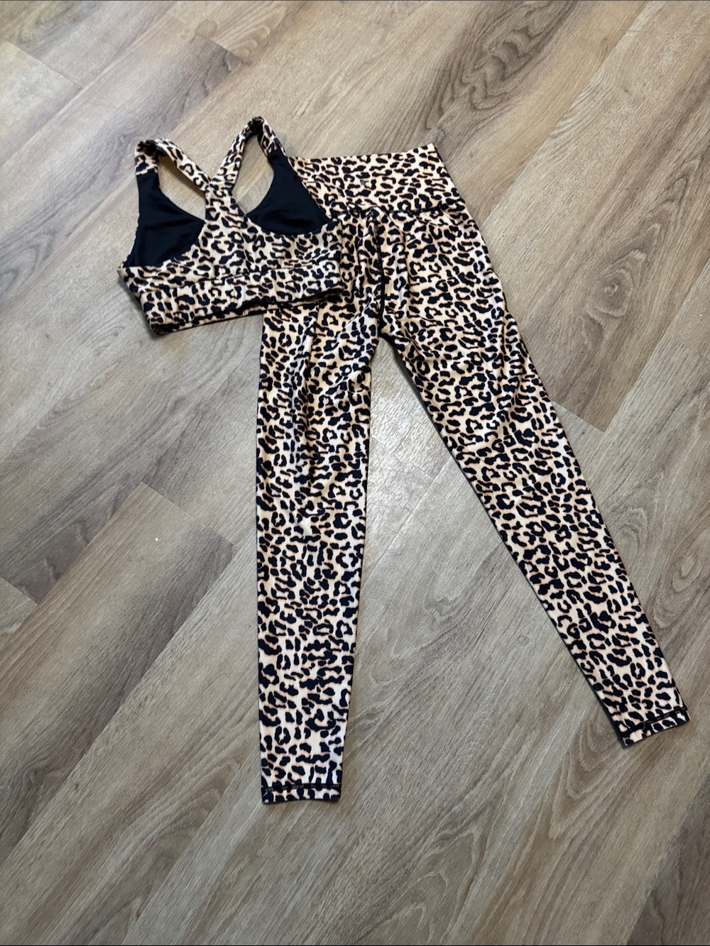 Kyodan Leopard-Print High-Rise Leggings & Cross-Back Sports Bra - Beige & Black